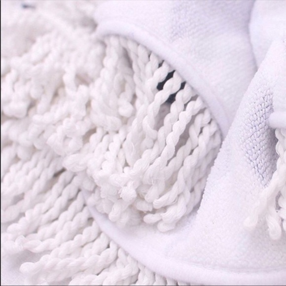 HUGE 60”NWT BEACH BAG NECESSITY - Picture 7 of 8